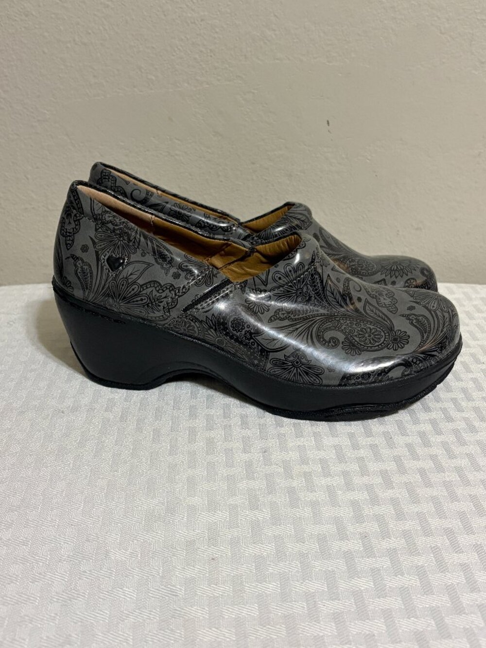 Nurse Mates - Bryar Paisley Print Nursing Clogs Size 6.5